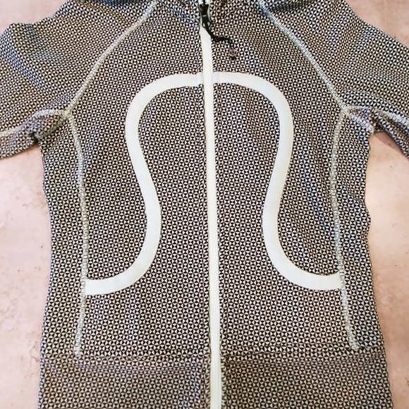 Lululemon Scuba Womens 4 Hoodie. Mint Green & Black Full Zip Sweater, thumb hole - Picture 2 of 14